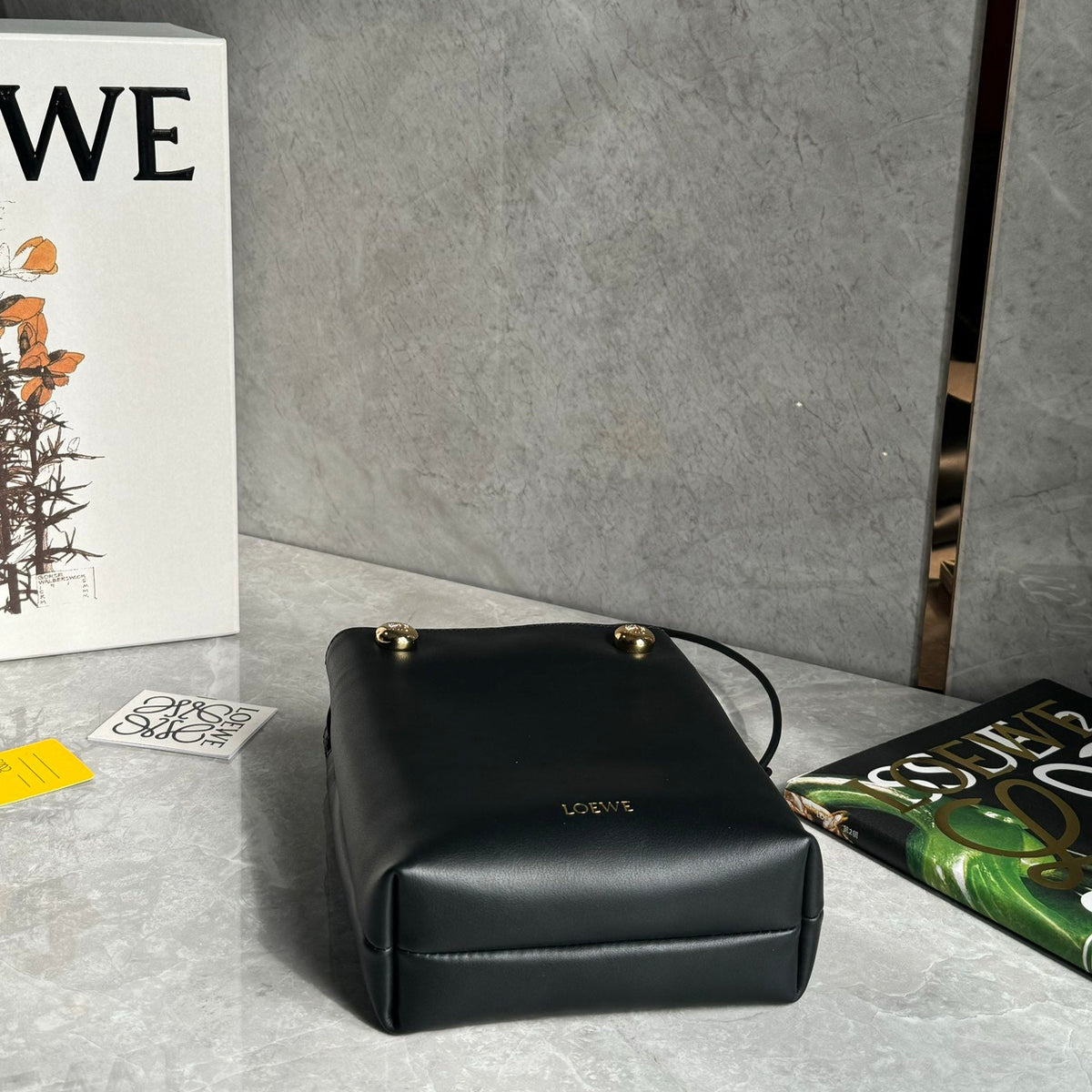 LOEW PEBBLE POUCH