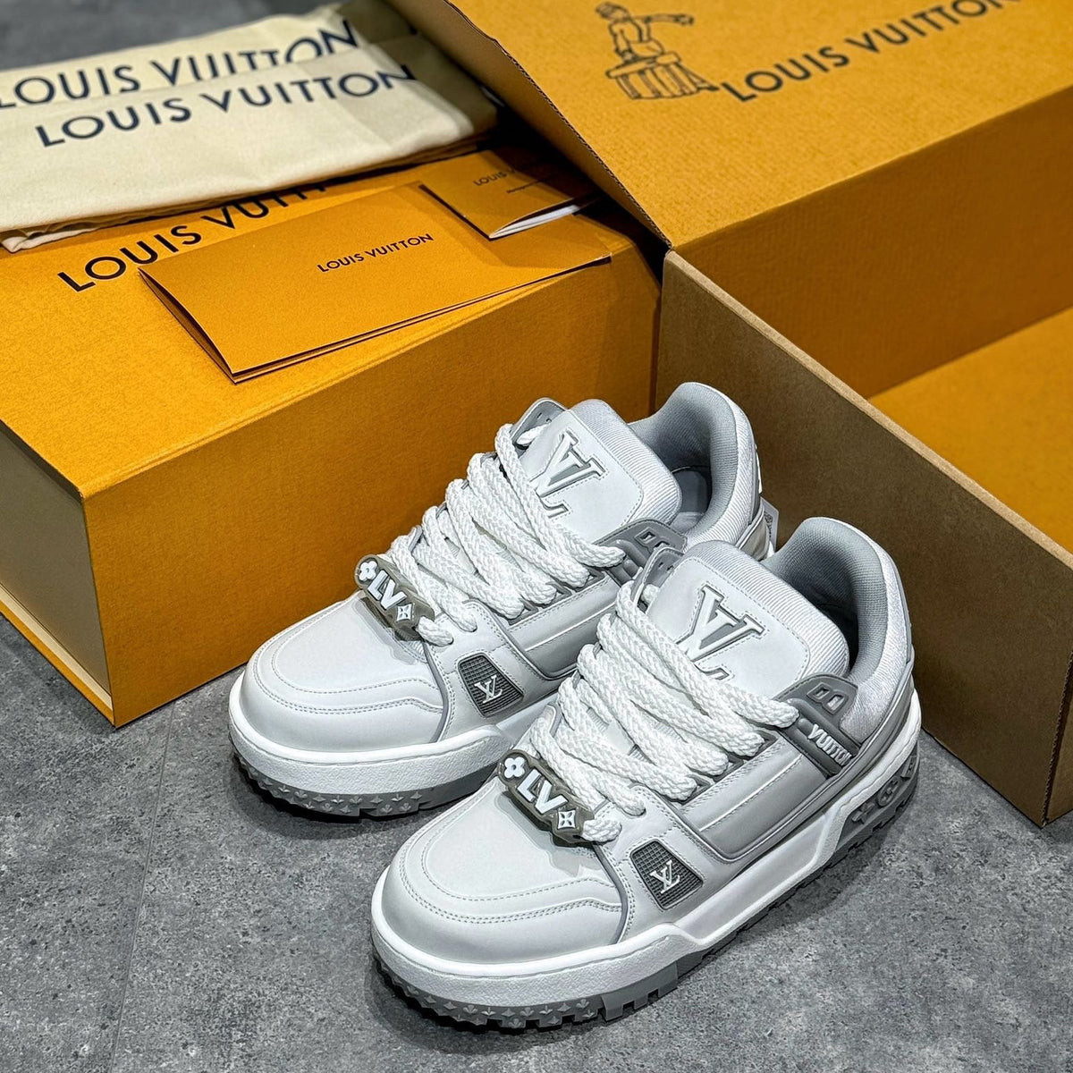 LOU TRAINERS