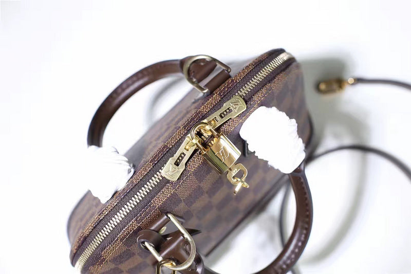 I W Fashion Lu-Vi bags - 8285