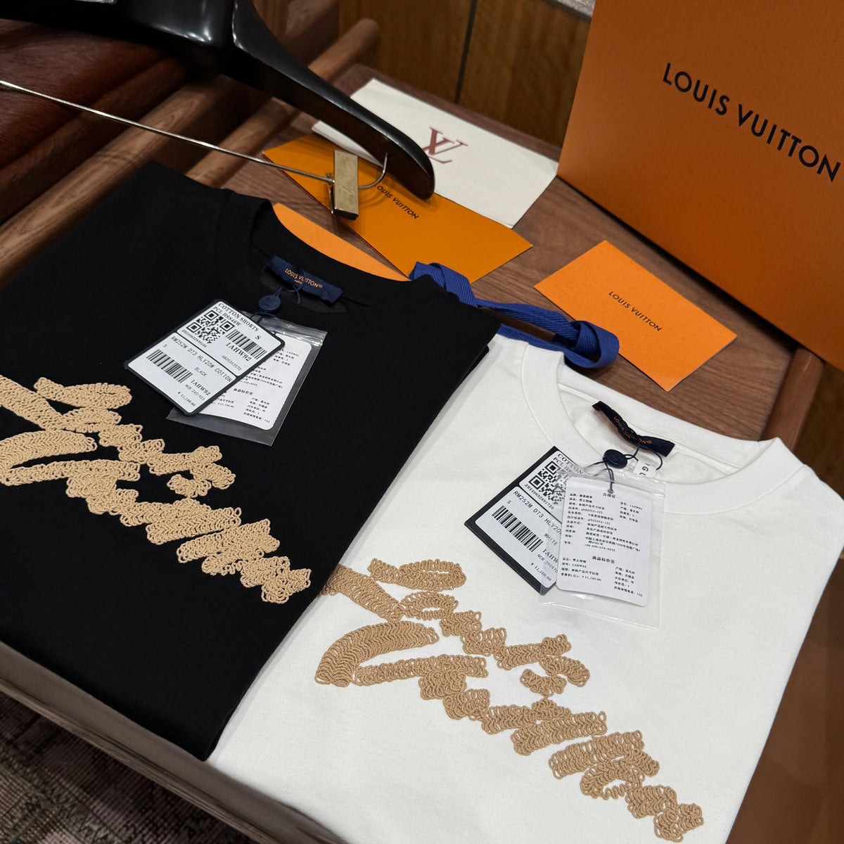 LOU T-SHIRT