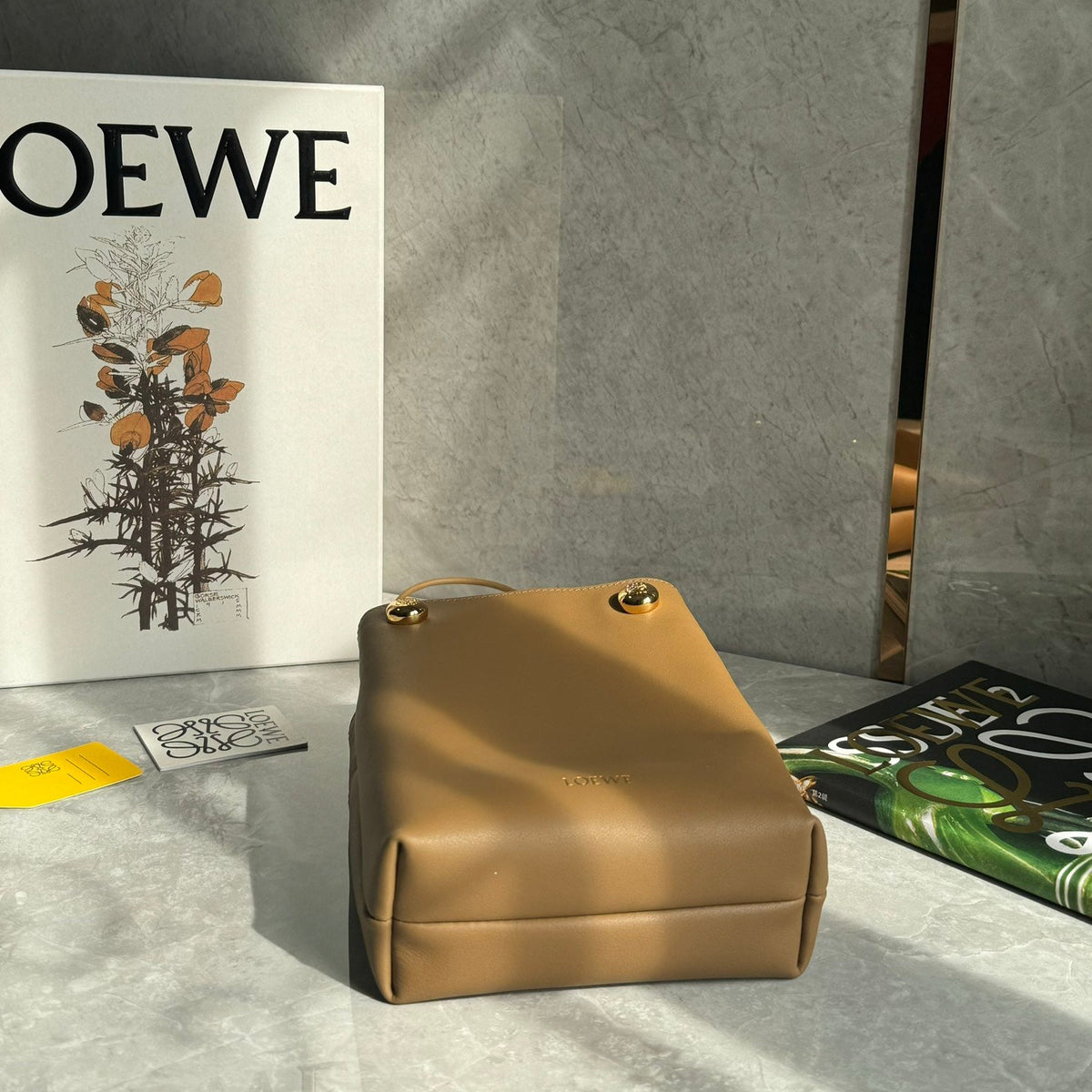 LOEW PEBBLE POUCH