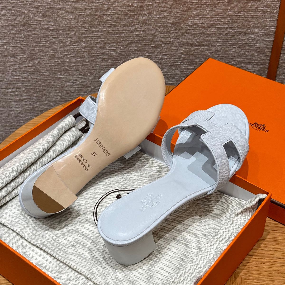 HERM OASIS SANDALS