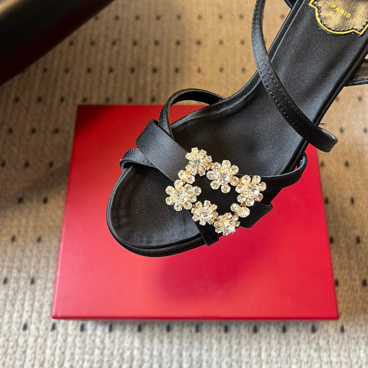 ROGER V HEELS