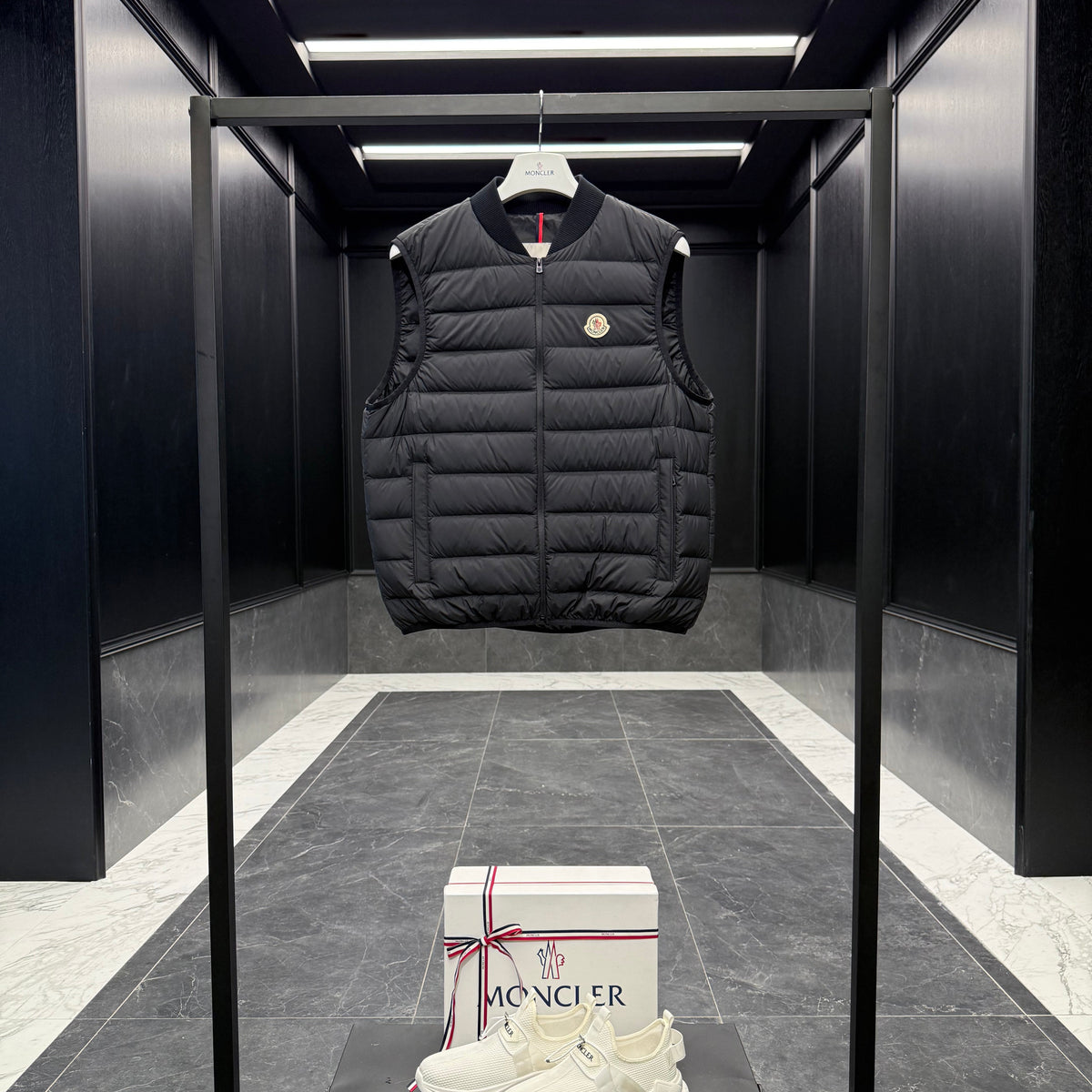 MONC VERNEY JACKET