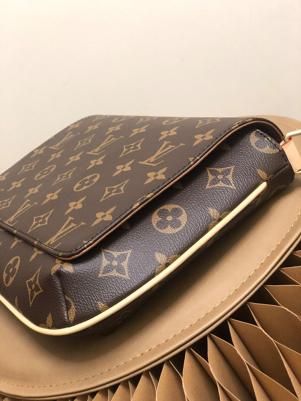 I W Fashion Lu-Vi bags - 17474