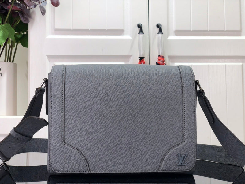 I W Fashion Lu-Vi bags - 17382