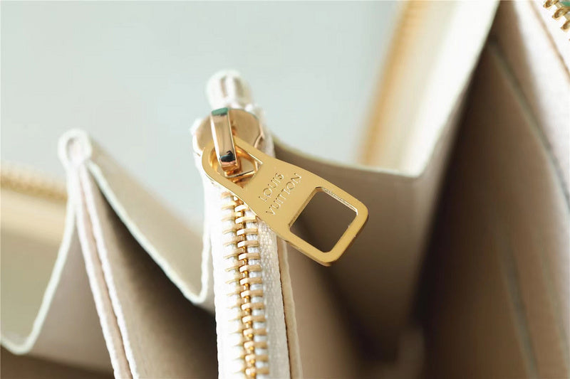 I W Fashion Lu-Vi bags - 8748