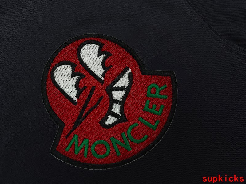 Moncler Luxury Cloth