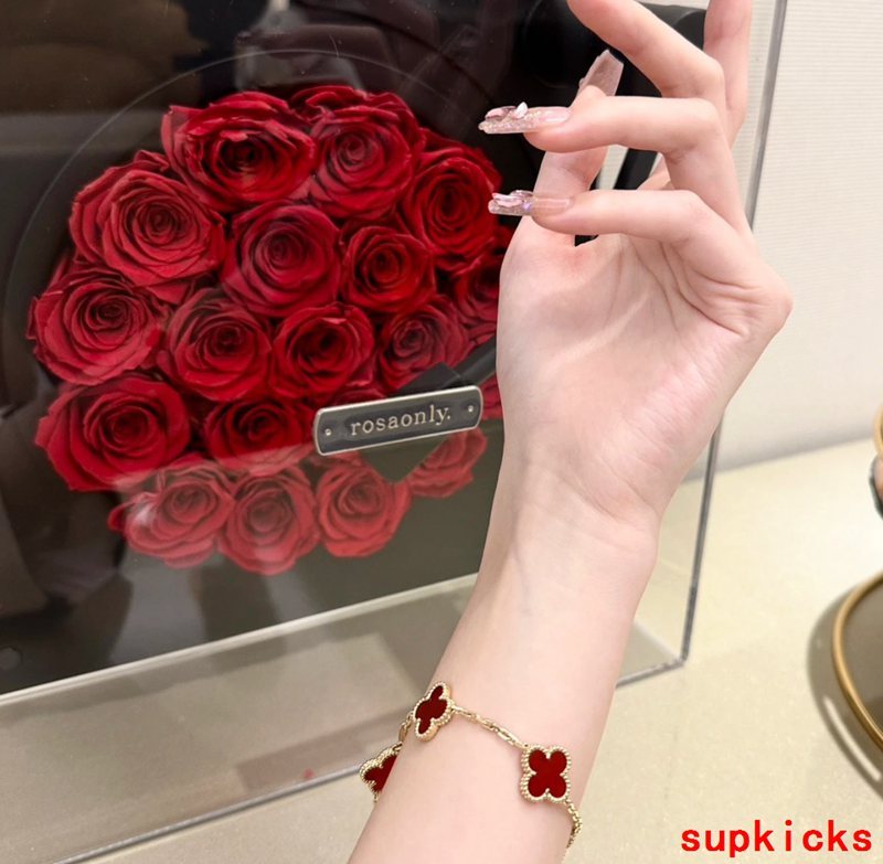 Van Cleef & Arples Jewelry