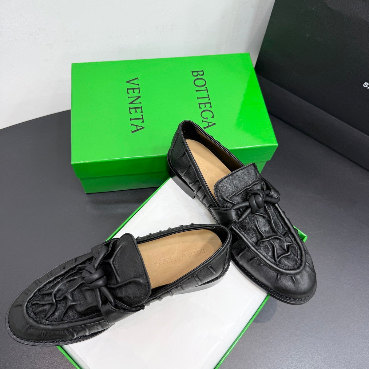 BOTT V LOAFERS