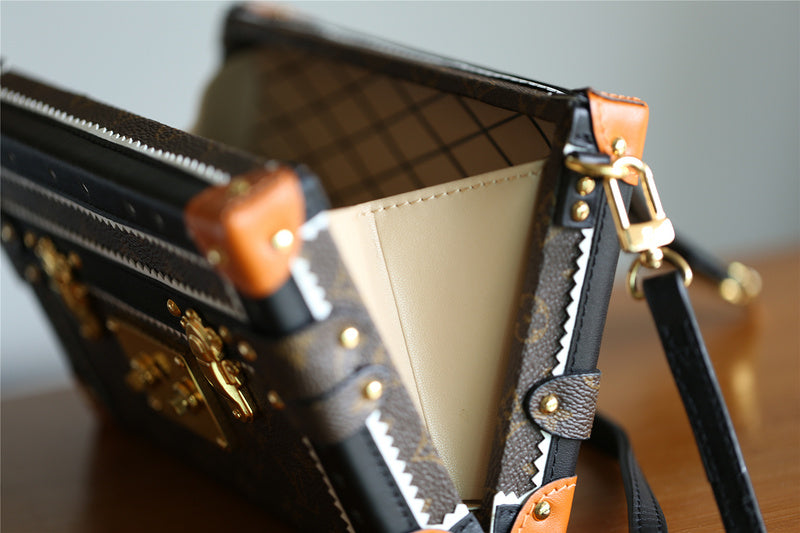I W Fashion Lu-Vi bags - 8236