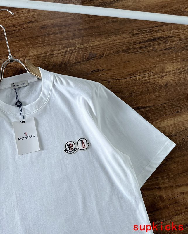 Moncler Luxury Cloth