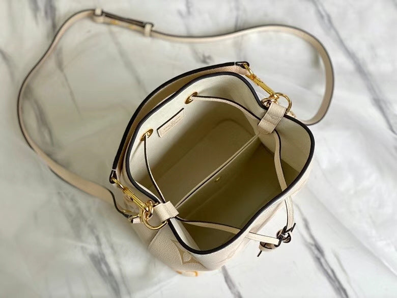 I W Fashion Lu-Vi bags - 17576