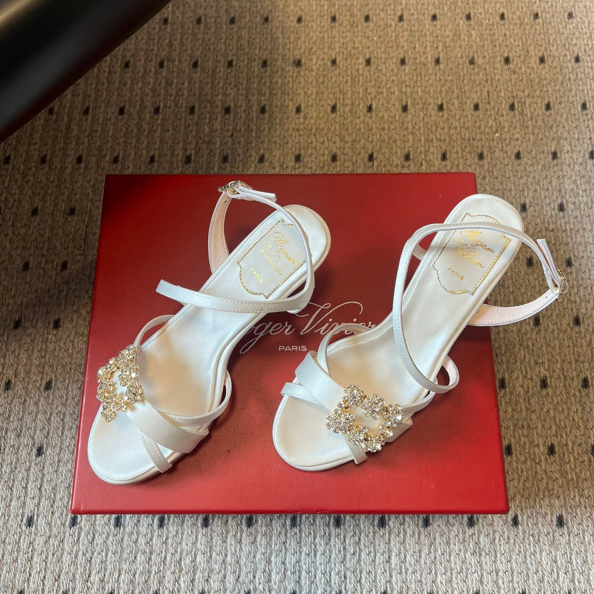 ROGER V HEELS