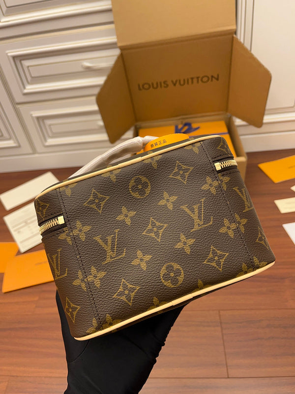 I W Fashion Lu-Vi bags - 17228