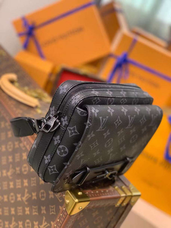 I W Fashion Lu-Vi bags - 17270