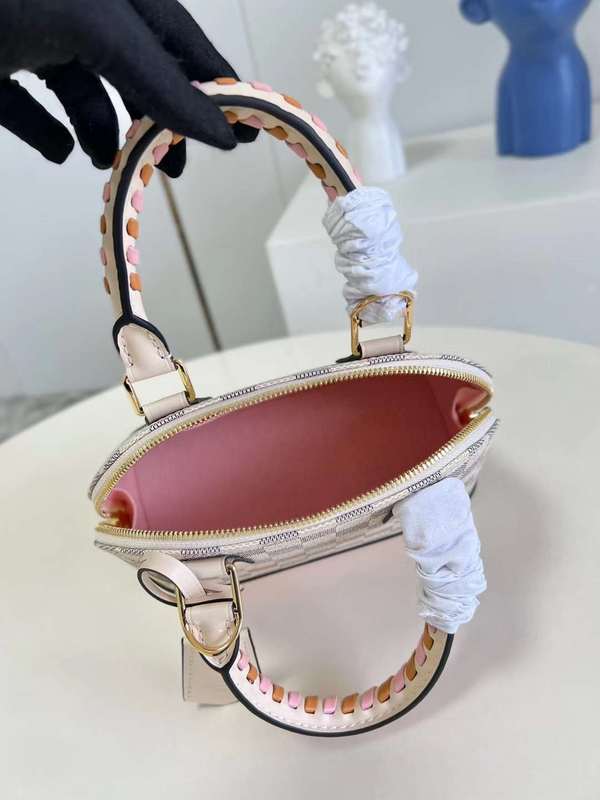 LOV2 Bags - Luxurious Bags  660