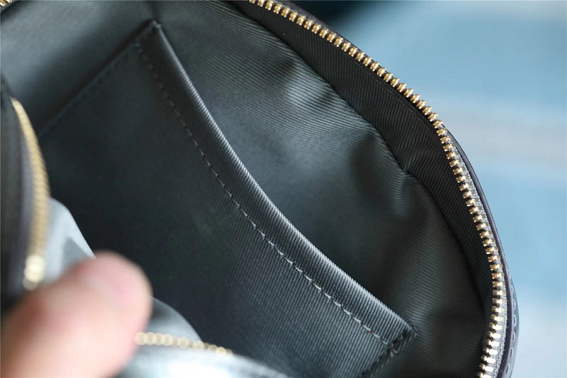 I W Fashion Lu-Vi bags - 8400