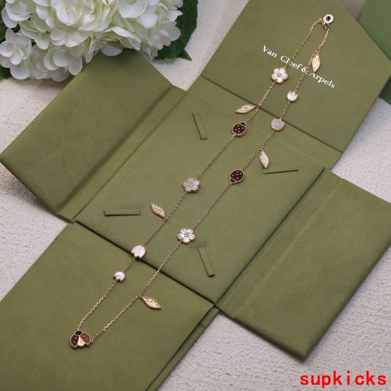 Van Cleef & Arples Jewelry