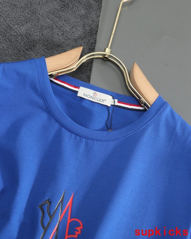 Moncler Luxury Cloth