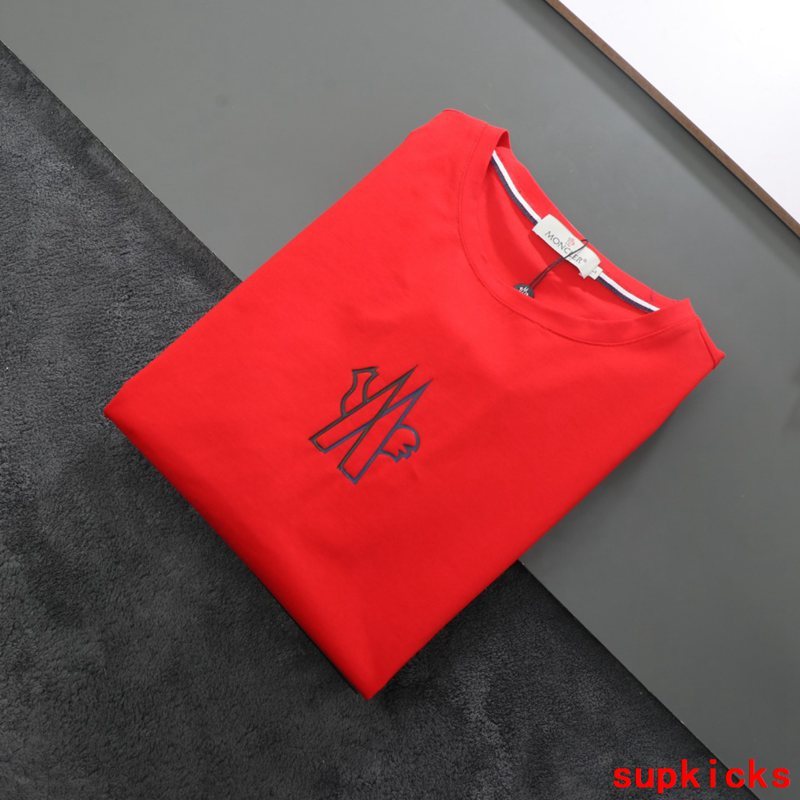 Moncler Luxury Cloth