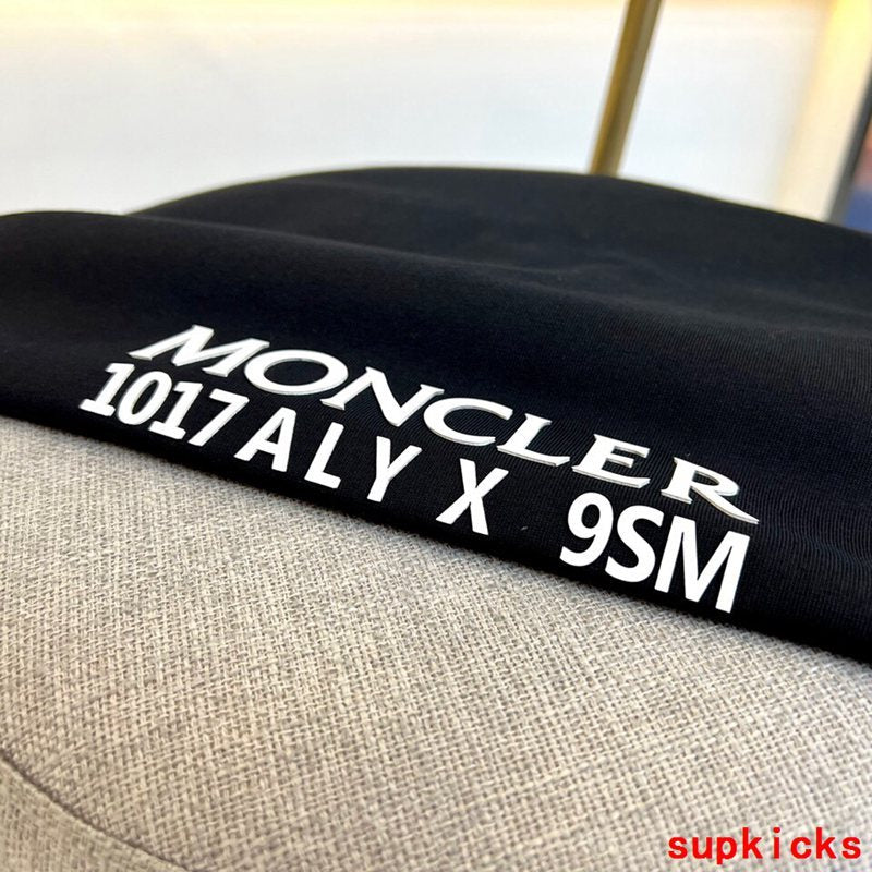 Moncler Luxury Cloth