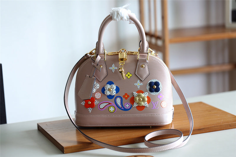 I W Fashion Lu-Vi bags - 8254