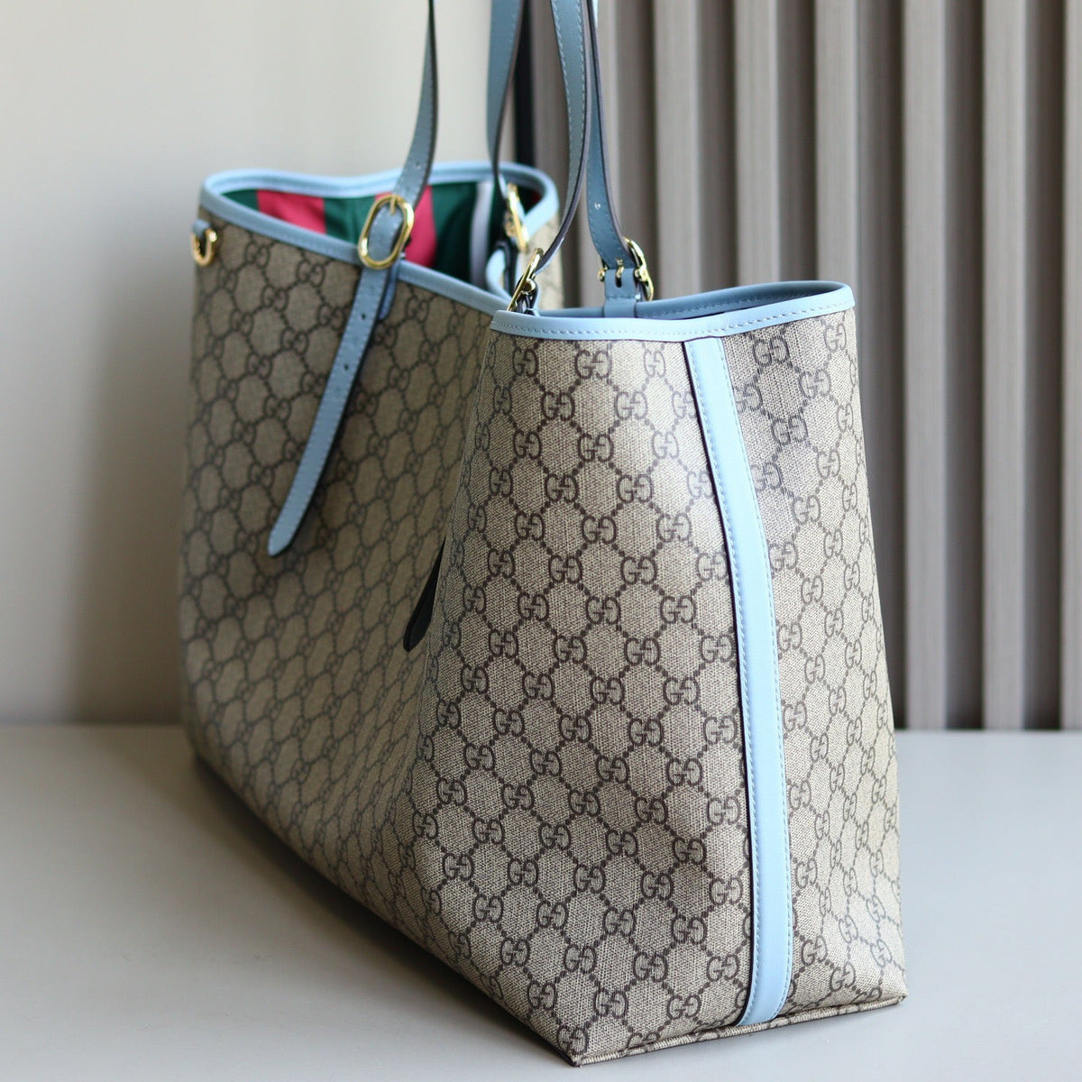 GG EMBLEM MAXI TOTE BAG