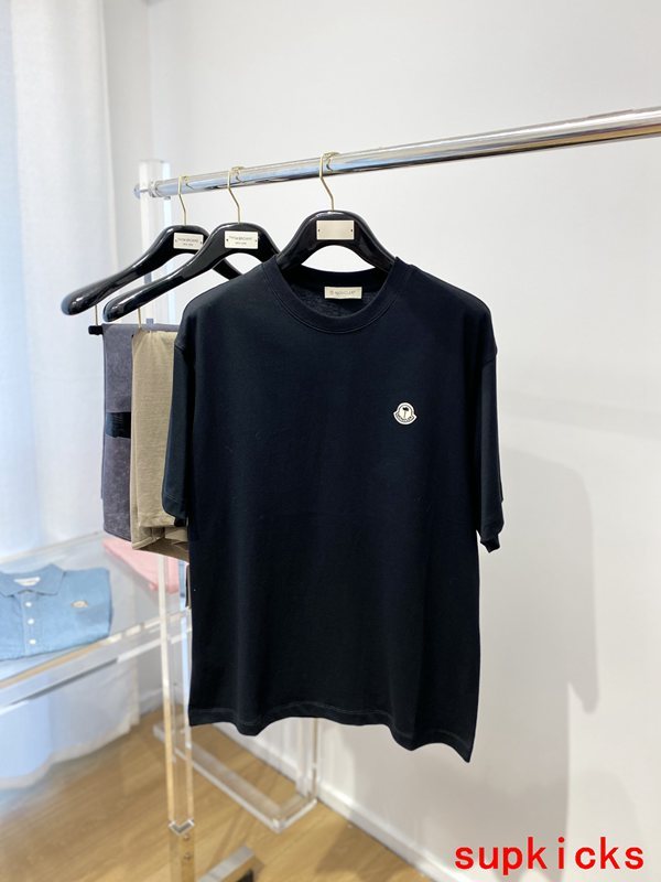Moncler Luxury Cloth