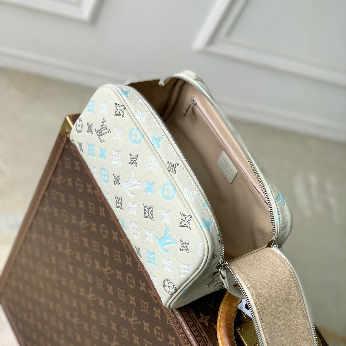 LOU DOPP KIT TOILETRY BAG