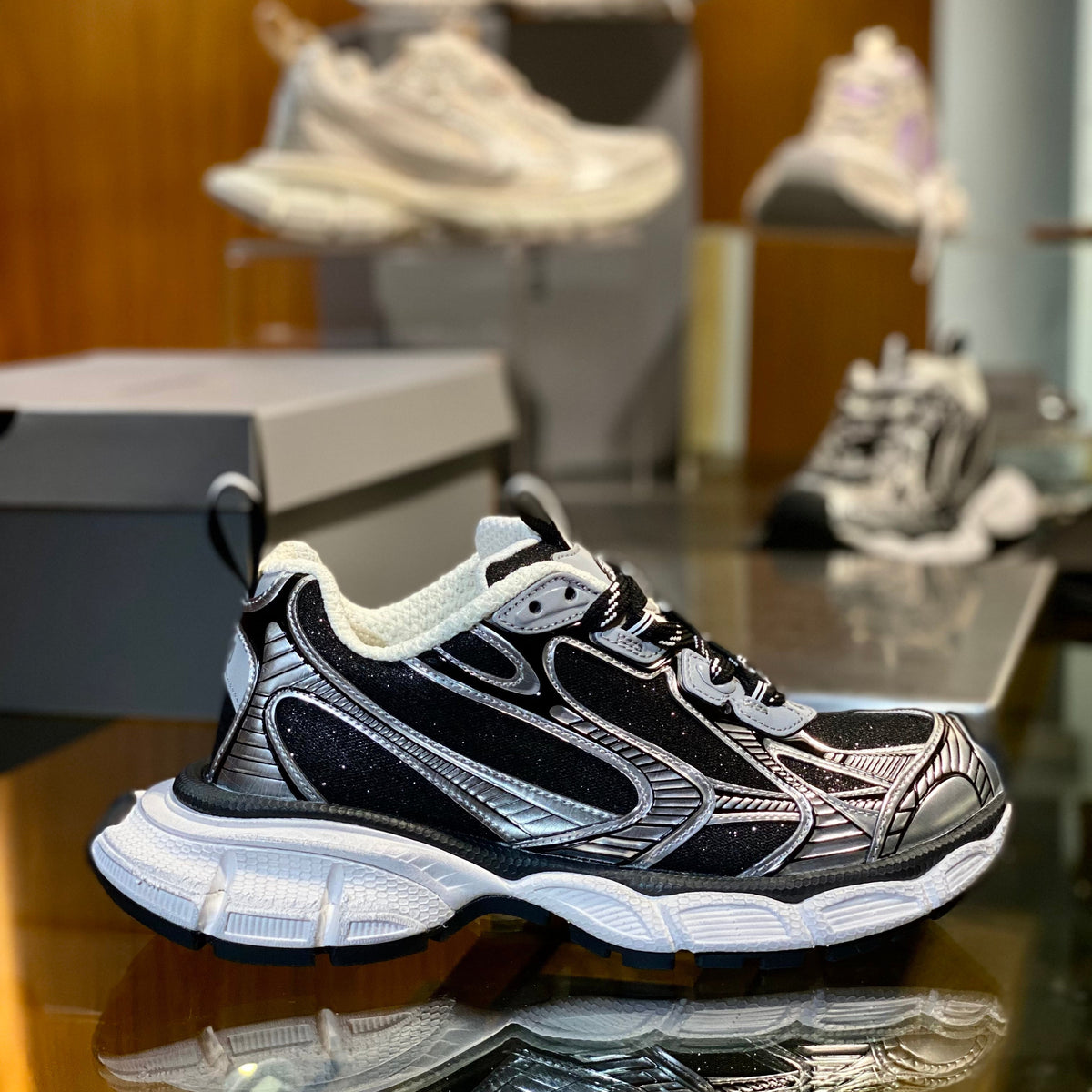 BAL 3XL TRAINERS