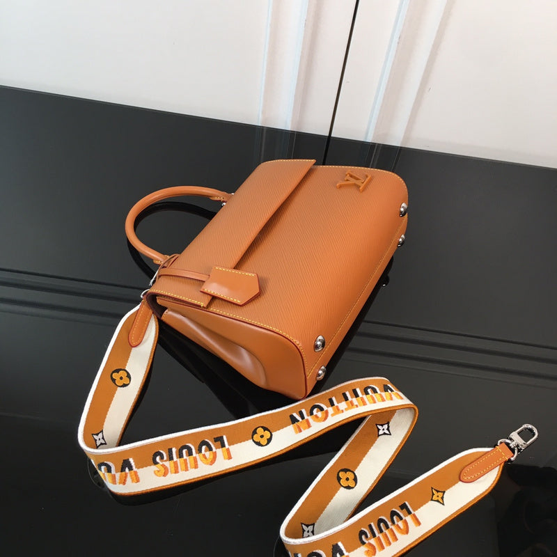 I W Fashion Lu-Vi bags - 17239