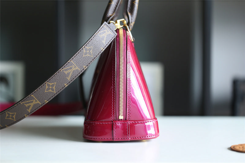 I W Fashion Lu-Vi bags - 8282