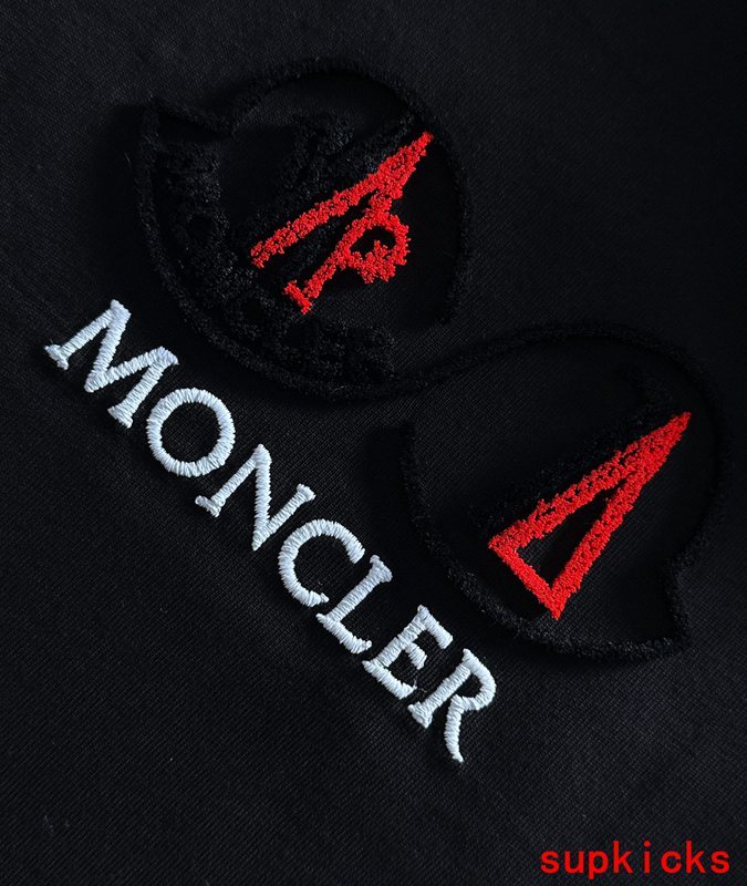 Moncler Luxury Cloth