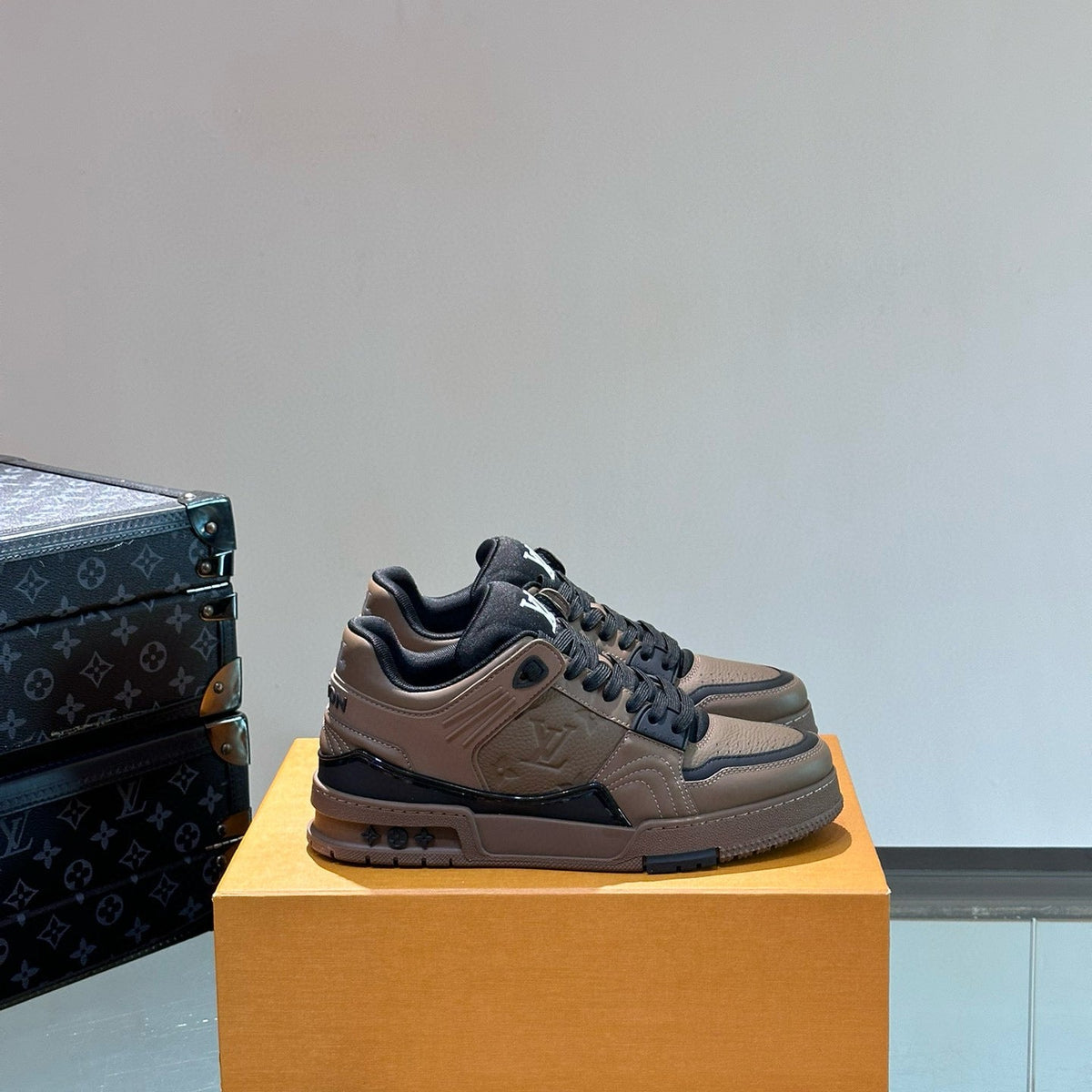 LOU TRAINERS