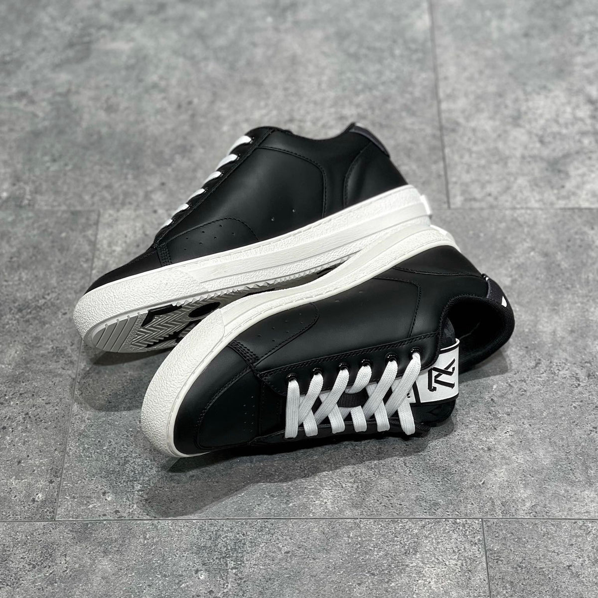 LOU TRAINERS