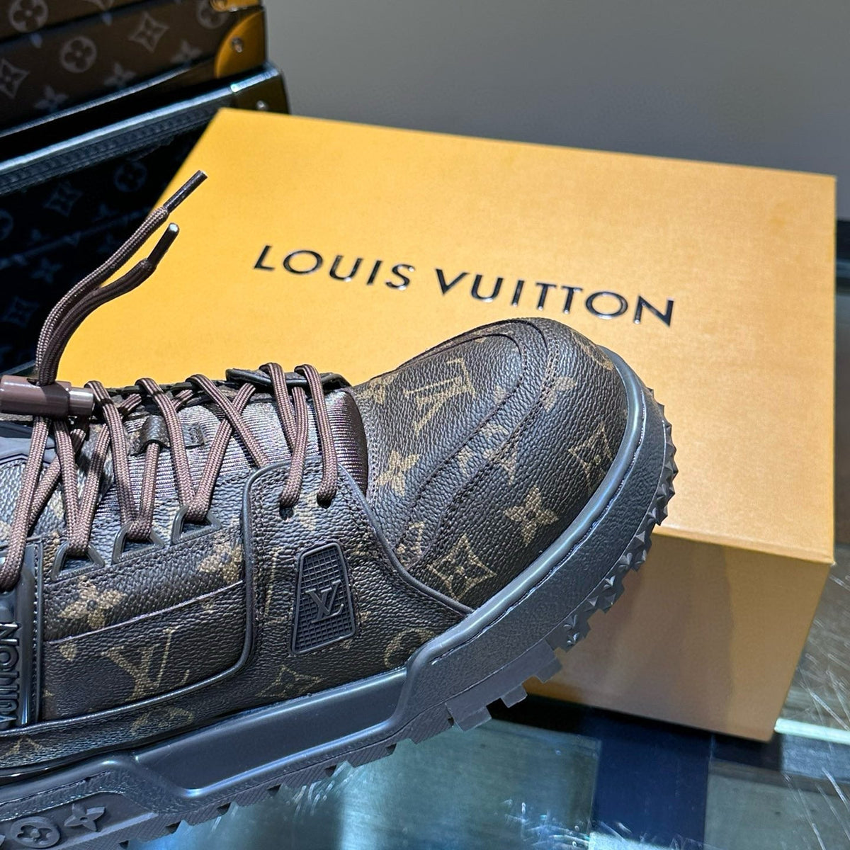 LOU TRAINERS