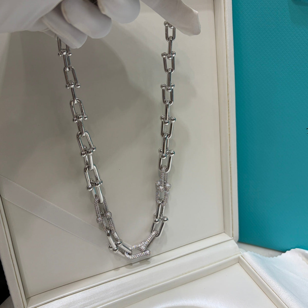 TIFF NECKLACE