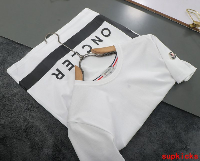 Moncler Luxury Cloth