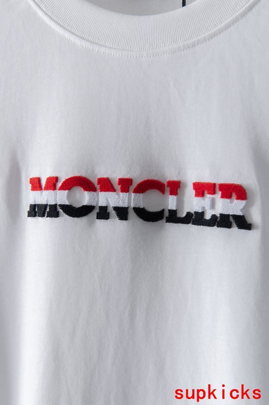 Moncler Luxury Cloth