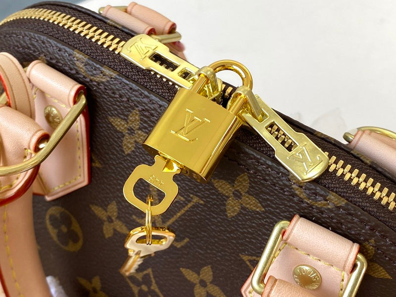 I W Fashion Lu-Vi bags - 17741