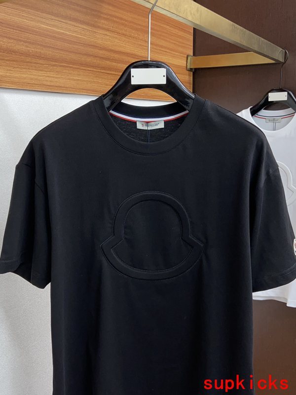 Moncler Luxury Cloth