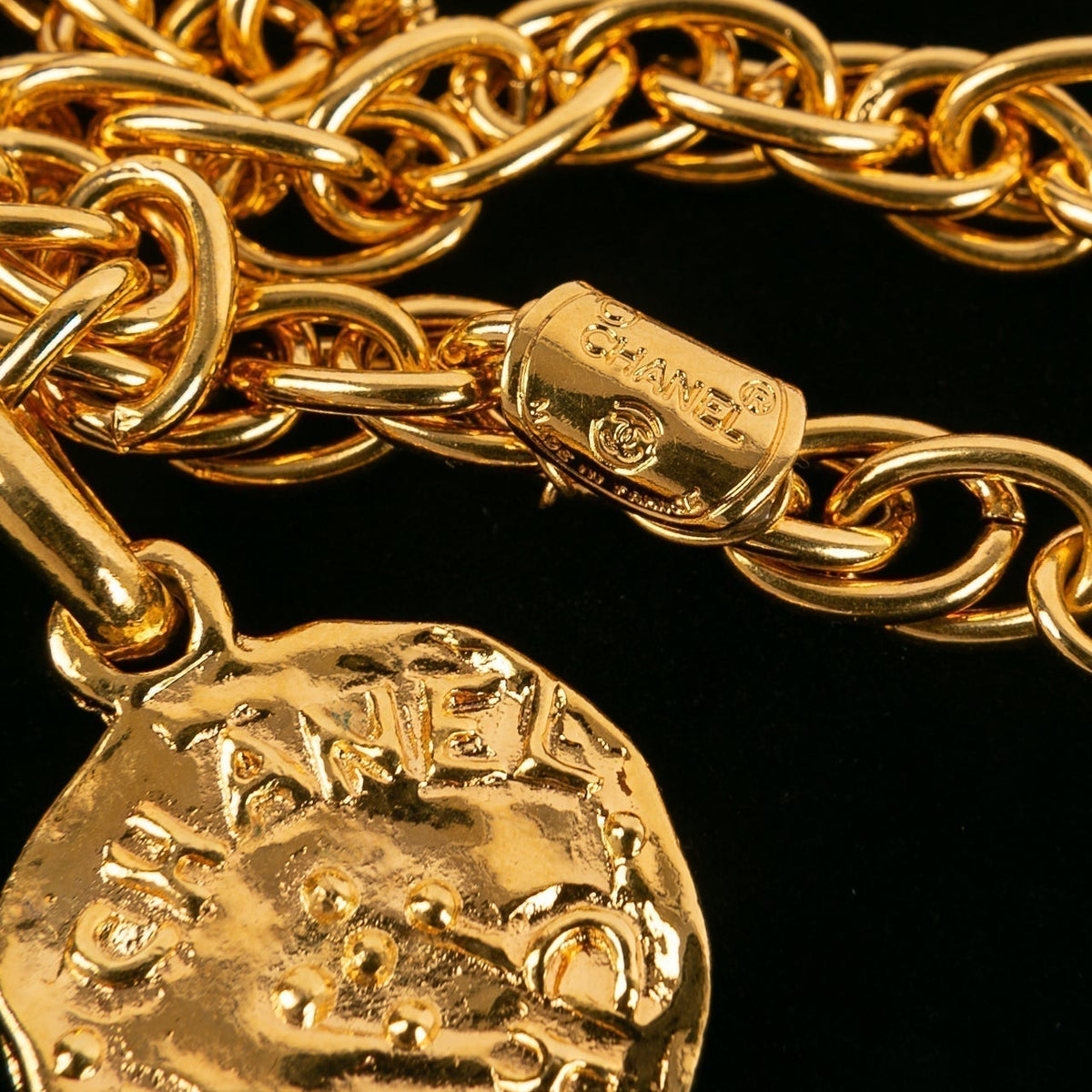 Bracelet charms Chanel