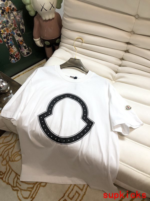 Moncler Luxury Cloth