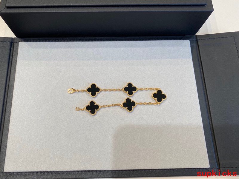 Van Cleef & Arples Jewelry