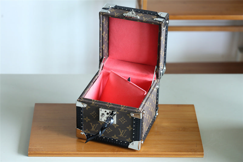 I W Fashion Lu-Vi bags - 9535