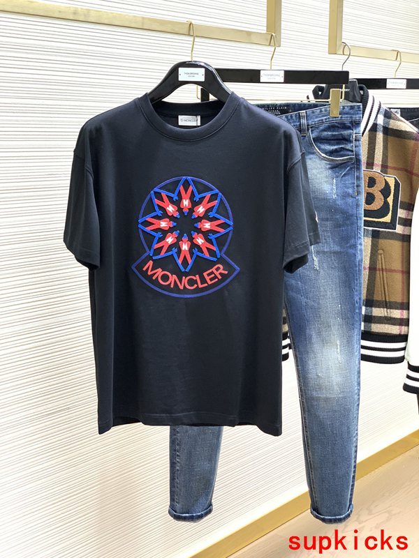 Moncler Luxury Cloth