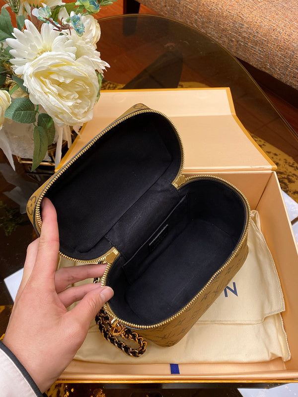 LOV2 Bags - Luxurious Bags  2670