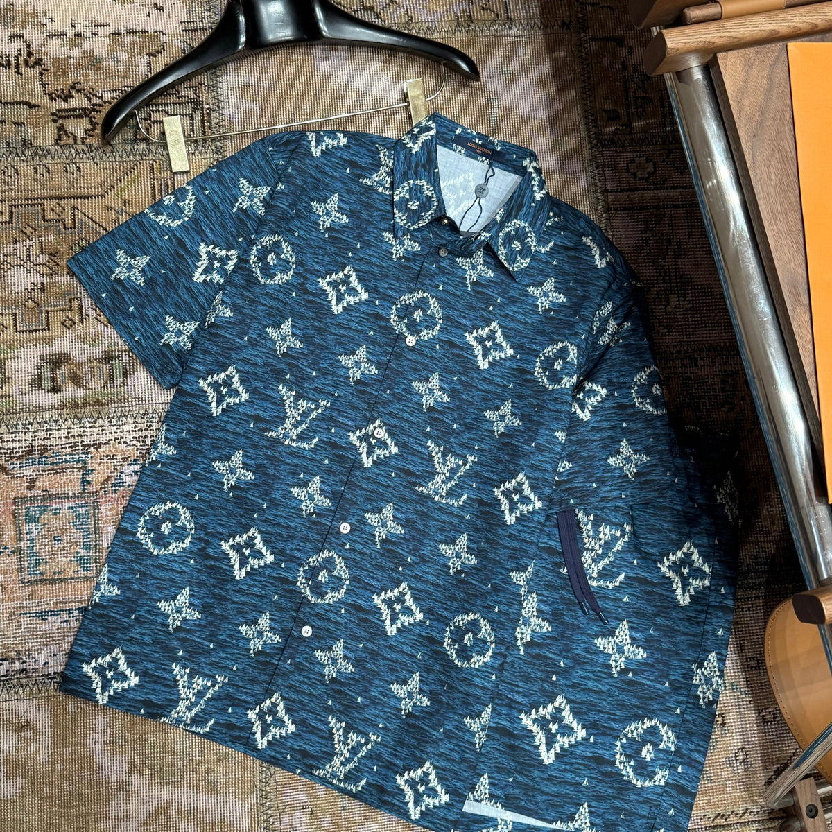 LOU SHIRT