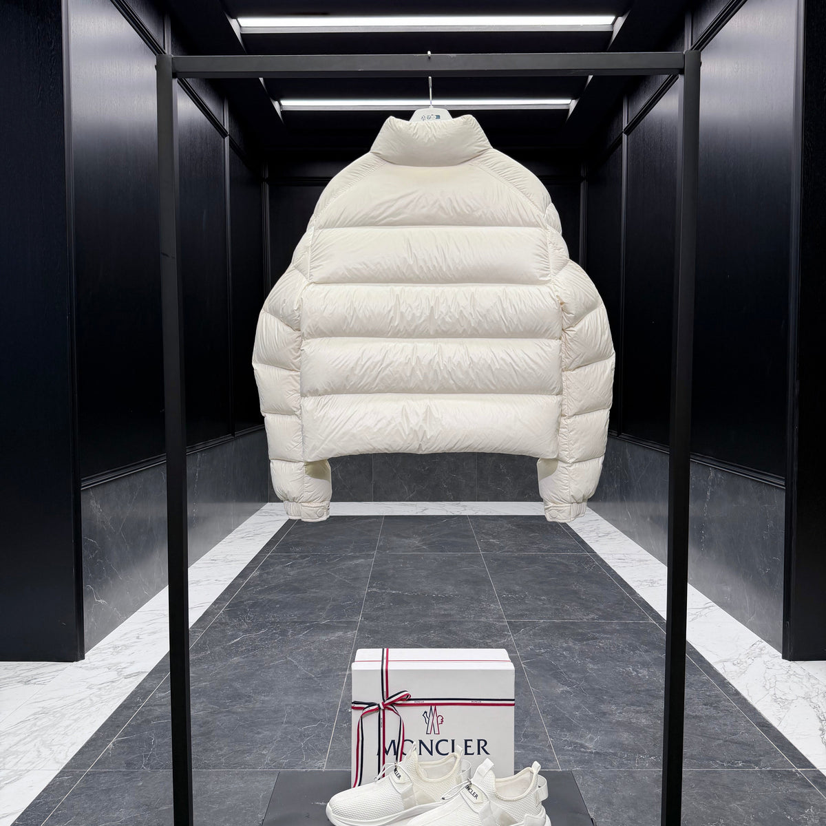 MONC PETRA JACKET